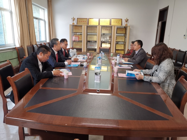 3  调研组与山东理工大学jbo竞博官网登录交流（发文稿）.jpg